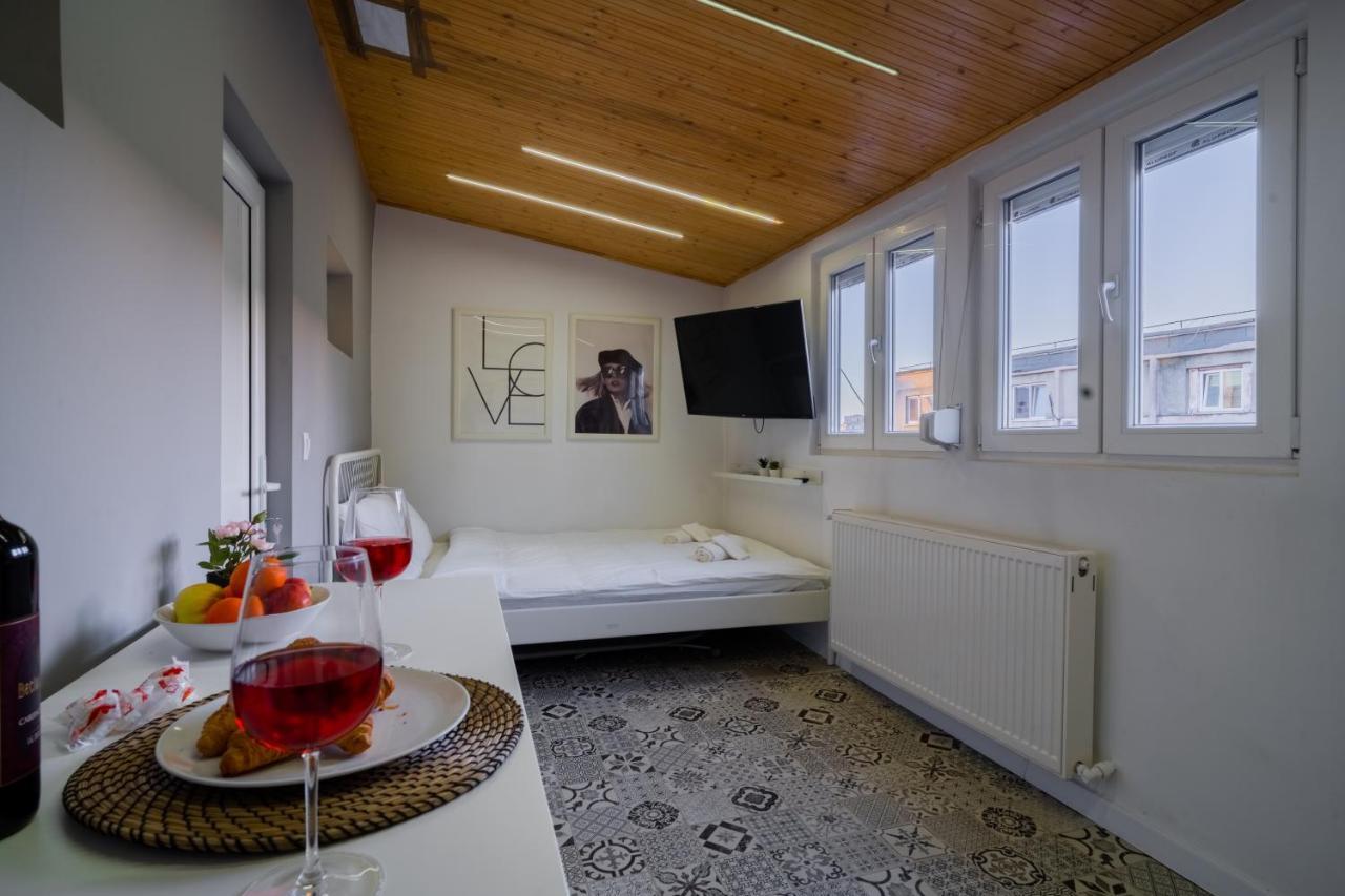 One Bedroom Flat In Bucharest'S Historic District Ngoại thất bức ảnh