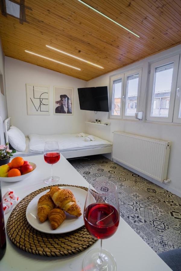 One Bedroom Flat In Bucharest'S Historic District Ngoại thất bức ảnh